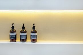 Black Villa by Betterplace