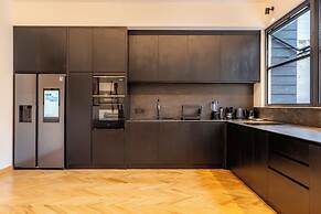 Black Villa by Betterplace