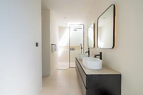 Black Villa by Betterplace