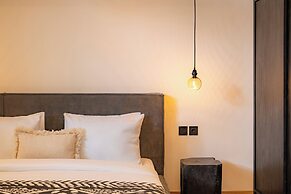 Black Villa by Betterplace