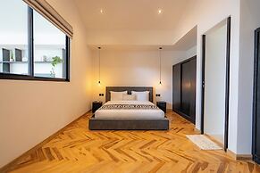 Black Villa by Betterplace