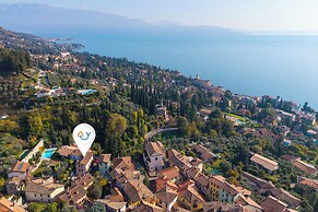 Le Fontane With View Lake