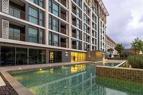 1BR with Pool Gym Great Location C246