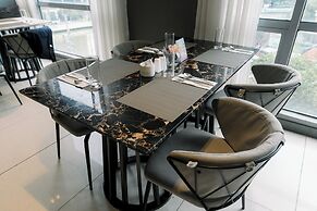 Hotel Residences at Acqua