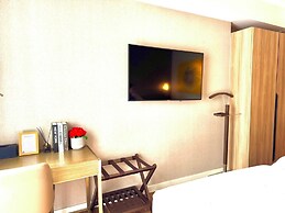 Hotel Residences at Acqua