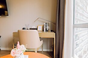 Hotel Residences at Acqua