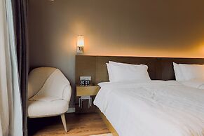 Hotel Residences at Acqua