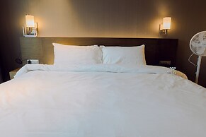 Hotel Residences at Acqua
