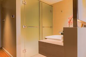 Hotel Residences at Acqua