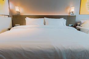 Hotel Residences at Acqua