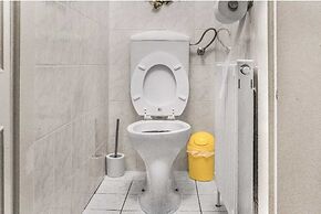 2BR Apt Next to Vienna Vibrant Center