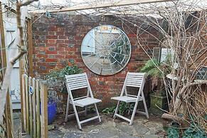 Artists Hideaway in Cowfold