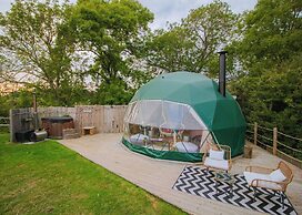 Romantic Lakeview Dome