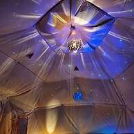 Romantic Lakeview Dome