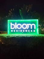 Near SM BF & Shopwise Slex Accessible 2BR for 4