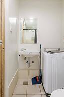 Near SM BF & Shopwise Slex Accessible 2BR for 4