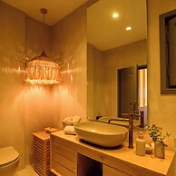 Themis Goddess Cave Suites