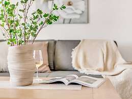 Sanders Solemare - Lovely Studio With Balcony
