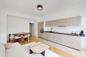 Modern Flat - 6P- Voltaire