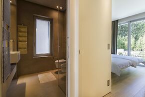 Modern Oasis Overlooking Lake Maggiore