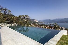 Modern Oasis Overlooking Lake Maggiore