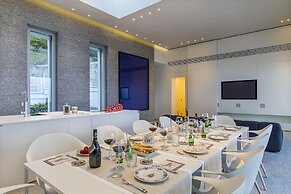 Modern Oasis Overlooking Lake Maggiore