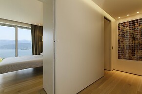 Modern Oasis Overlooking Lake Maggiore