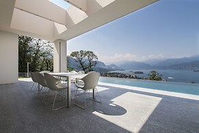 Modern Oasis Overlooking Lake Maggiore