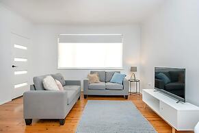 Prickly Pear Stays in Adamstown, 1-br