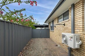 Prickly Pear Stays in Adamstown, 1-br