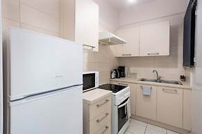 Central Athens Fully-equipped Getaway in Victoria