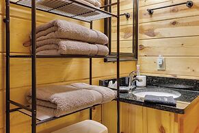 Fish & Hike: Wooded Circle P Cabin in Murphy