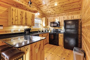 Fish & Hike: Wooded Circle P Cabin in Murphy