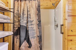 Fish & Hike: Wooded Circle P Cabin in Murphy