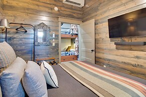 Fly Fishers Paradise: Getaway Near White River!