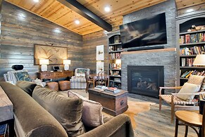 Fly Fishers Paradise: Getaway Near White River!