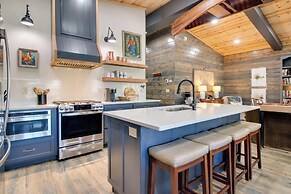 Fly Fishers Paradise: Getaway Near White River!