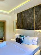 Sujimoto Residences - The AVEs