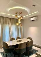 Sujimoto Residences - The AVEs