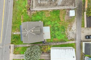 The Gathering House Home for 6
