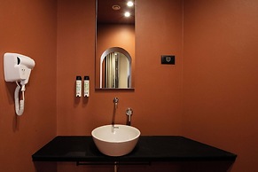 OPERA Boutique Hotel & Restaurant & Bar