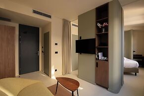 OPERA Boutique Hotel & Restaurant & Bar