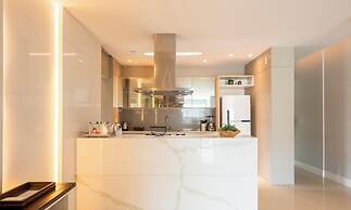 Apt w/ BBQ & Balcony, 230m From the Beach Epd0202