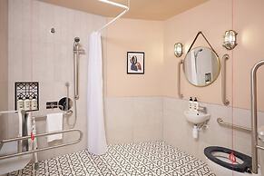 Hotel Indigo Gloucester The Forum By IHG