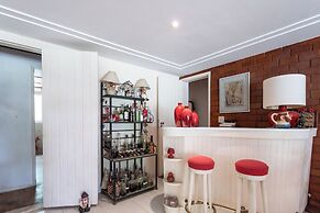Casa com Piscina Churrasqueira Jogos e Lareira