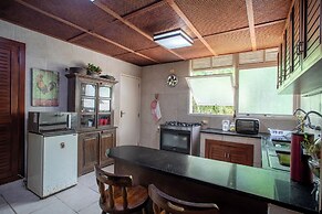 Casa com Piscina Churrasqueira Jogos e Lareira