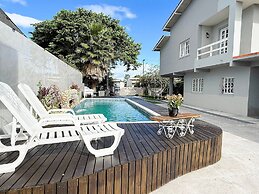 Ampla Casa com Piscina Ponta do Papagaio