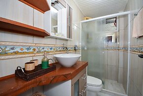Ampla Casa com Piscina Ponta do Papagaio