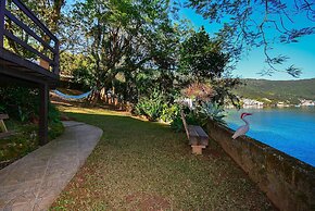 Casa à Beira Mar no Ribeirão -SDI012
