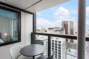 Modern 2BR in CBD - Zodiak Stays